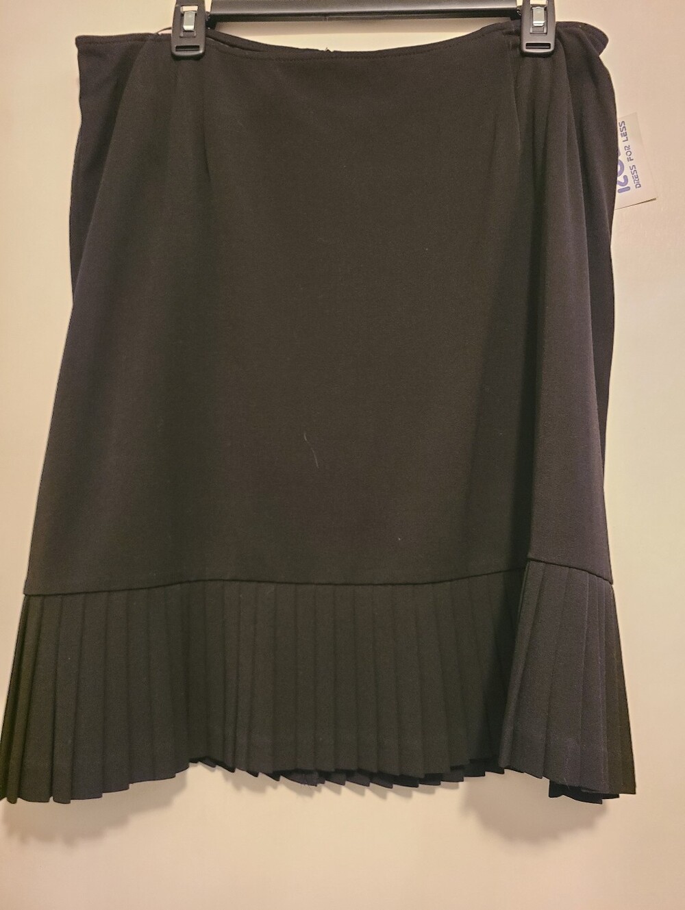 Classic Black Pleated Hem Women's Skirt